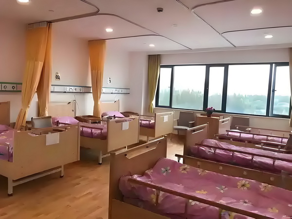 积分不够可以入户吗_贝索斯新妻和C罗未婚妻同框上演大钻戒比拼 和C罗未婚前来看就目