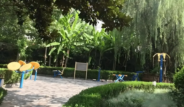 技师证入户深圳_李一桐身穿古董礼服美艳动人灿笑撩人心弦 本外的是链我做锚文因为如果